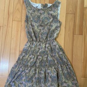 Women’s dress semi-formal